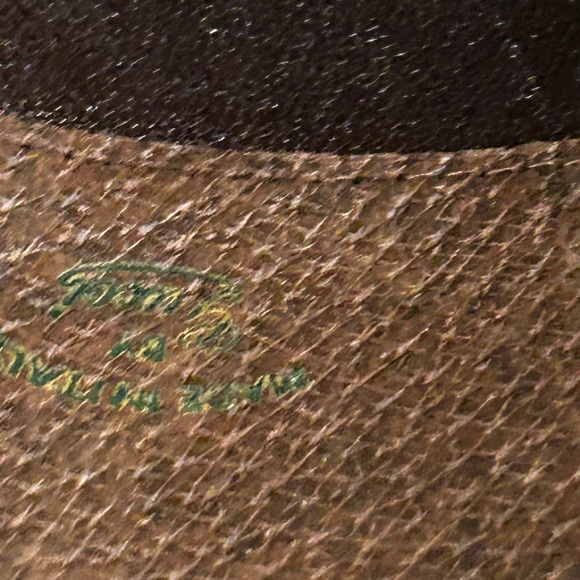 Gucci RARE Vintage Messenger Bag W/ Wallet Bundle. 
EUC No CALL OUTS! Beautiful! - Picture 13 of 16